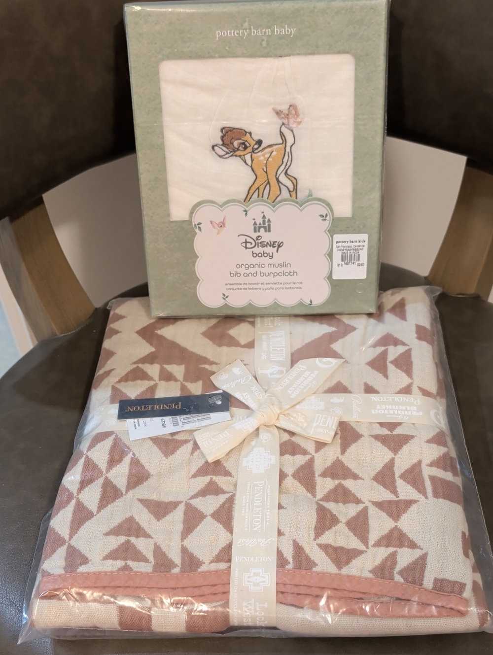 PENDLETON BLUE RIDGE ORGANIC COTTON BABY BLANKET & DISNEY BIB & BURP SET NWT